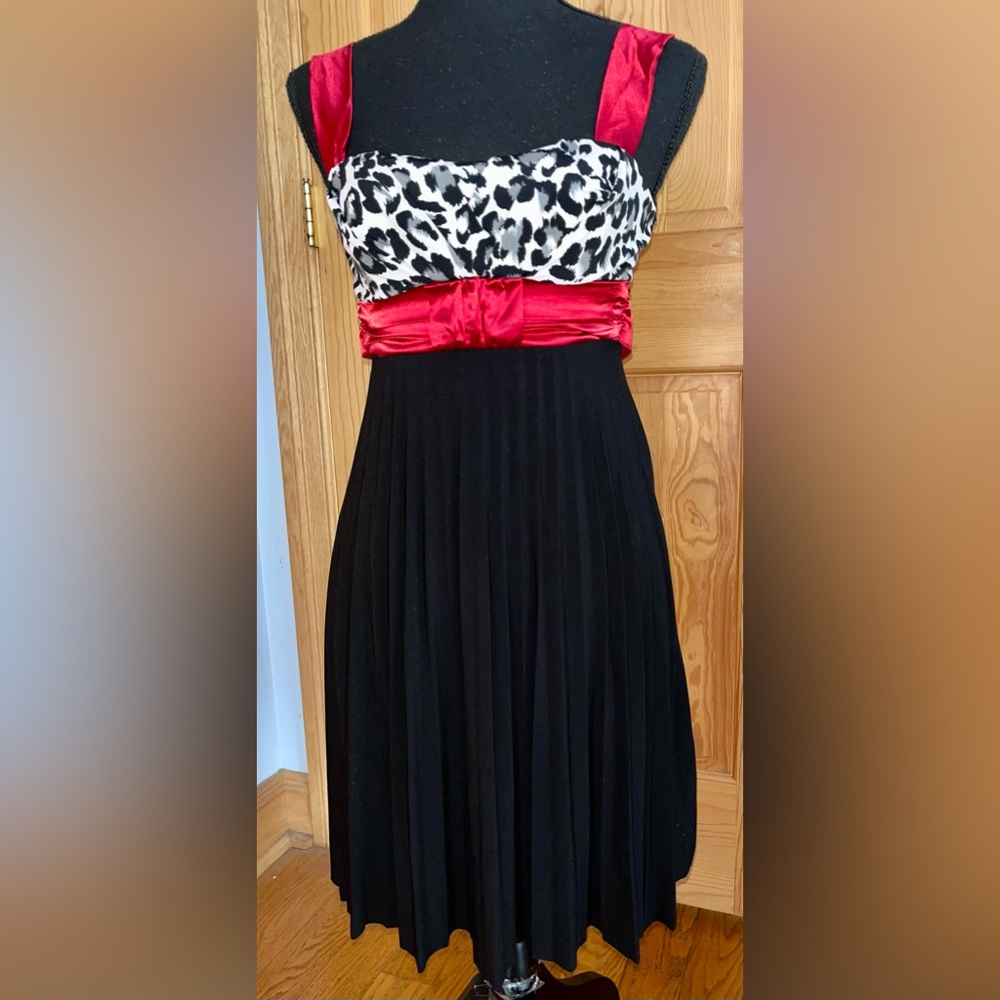 VTG Taboo Y2K Leopard Print Dress Red Satin Sash Pleated Party Mini USA Made SM